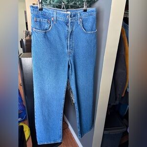 Levi's Ribcage Straight Ankle Jeans